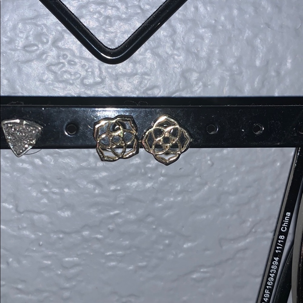 Kendra scott earrings